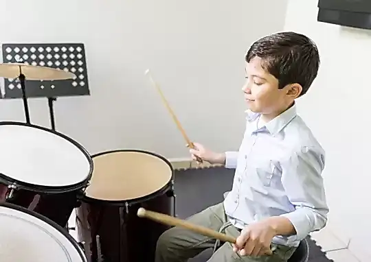 çocuk bateri dersi