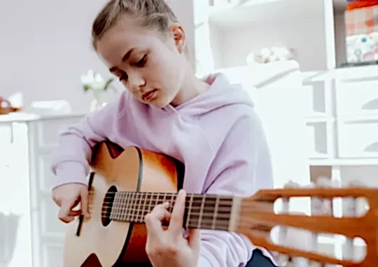 çocuklar için gitar eğitimi